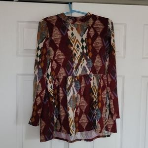 Entro long sleeve patterned top